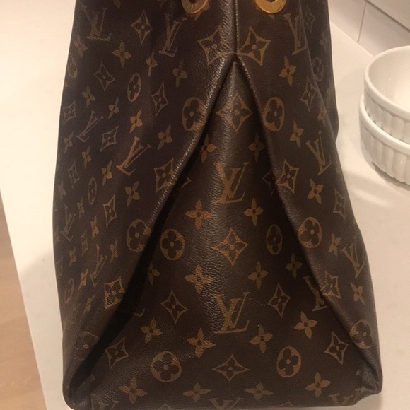 Authentic Louis Vuittton Artsy MM Bag - Picture 12 of 13